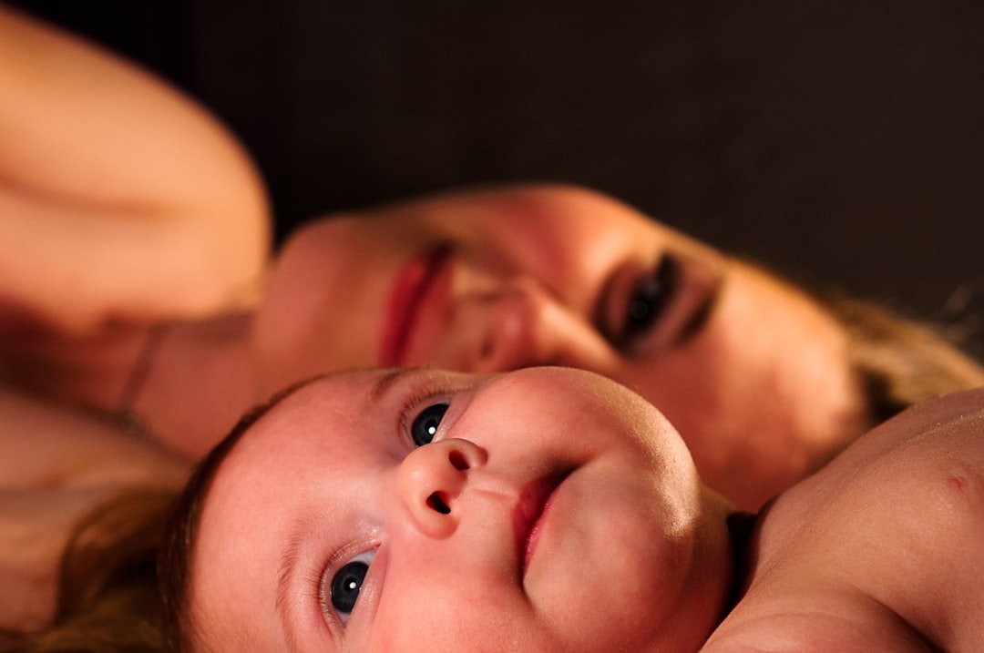 You are currently viewing Allaitement ou biberon : comment faire le bon choix pour votre bébé ?