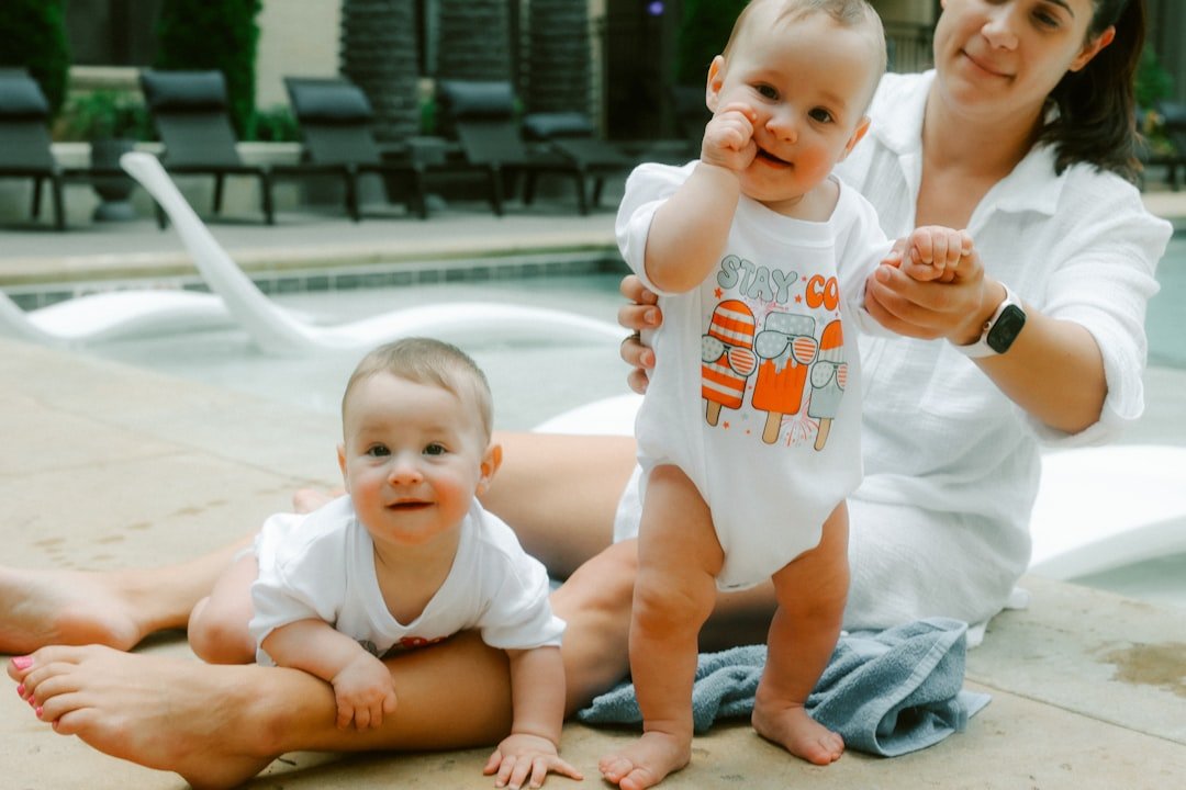 You are currently viewing Bébé à la piscine : à quel âge et comment bien se préparer