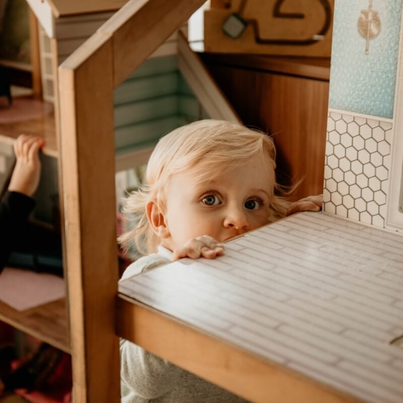 Jouets Montessori pour bébé : les meilleurs choix de 0 à 18 mois