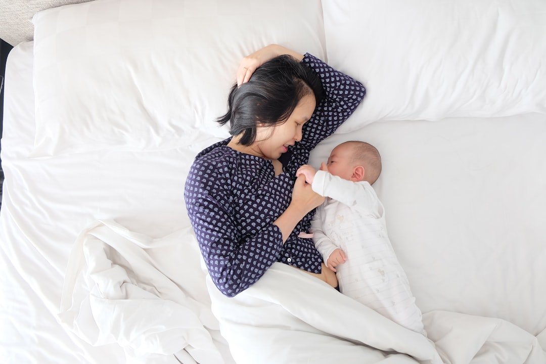 You are currently viewing Siestes de bébé : combien, quand et comment les organiser par âge